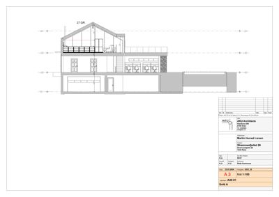 Snittegning (Snitt A) som viser bygningens indre struktur, romfordeling og konstruksjon sett i tverrsnitt.