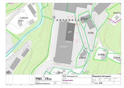 Situasjonsplan som viser tomtedeling, eksisterende og planlagt bygning (Tilbygg) samt nabolag.