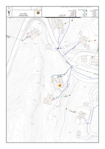 Situasjonsplan som viser topografi (konturlinjer), eksisterende og planlagt infrastruktur (rørledninger, veier), bygninger og vannkvalitetsmessige punkter i et område i Bergen kommune.