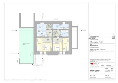 Etasjeplan (kjeller) som viser romfordeling, dører, vinduer og areal for en bygning.