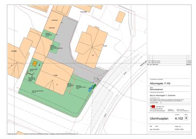 Situasjonsplan som viser tomtens grenser, naboeiendommer, veier og arealbruk (f.eks. lekeplass, garasje).