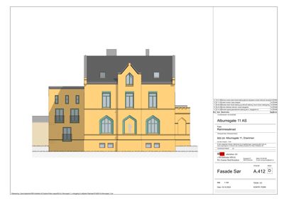Fasadetegning som viser fronten av en bygning med vinduer, balkonger og tak.