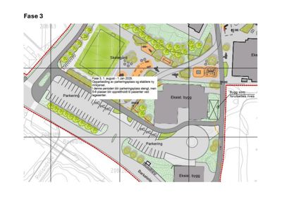 Situasjonsplan som viser tomtens oppdeling i ulike soner (parkering, skolegård, eksisterende bygg) og planlagte endringer for Fase 3-prosjektet.