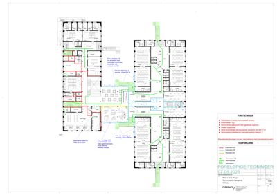 Etasjeplan (2. etasje) med romfordeling, brannvegger (rødt), brannstiger (grønt) og teknisk forklaring.