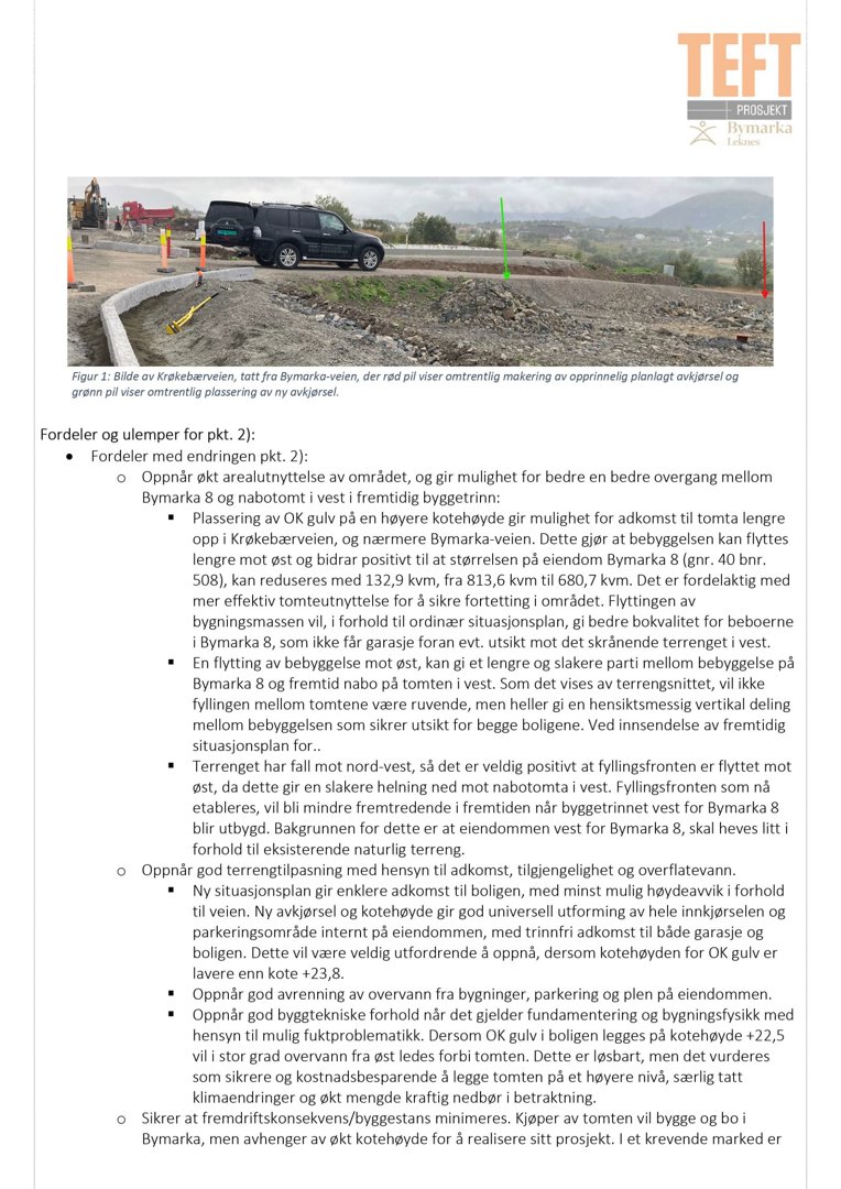 Fotografi av et byggefelt med en bil, grøft og markeringer, illustrert i en byggesaksrapport.