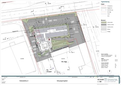Situasjonsplan for Holstelletta 2 som viser tomtens grenser, bygningers plassering, parkeringsplasser og tilstøtende eiendeler.