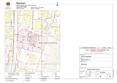 Situasjonsplan som viser eiendomsgranser, bygninger, veier og topografi for et område i Bergen kommune.