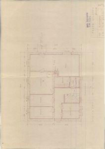 Etasjeplan (etg) for en bolig med romfordeling, dører og trapp.