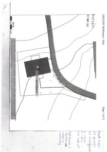 Situasjonsplan som viser bygningens plassering på tomten, grenser, veier og topografi.