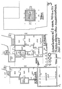 Plantegning som viser romfordeling og dimensjoner for kjeller, 1. etasje og tårn i en bygning.