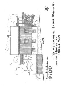 Fasadetegning som viser bygningens utseende fra siden, med vinduer, takform og omgivende terreng.
