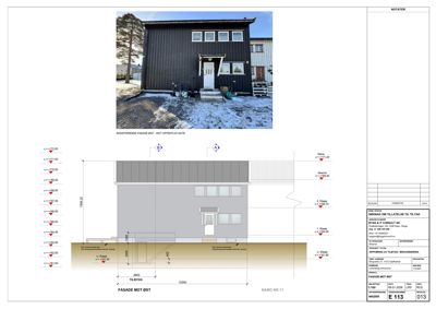 Fasadetegning (opprikk) av en bygning sett fra øst, med dimensjoner og høydeoppgaver.