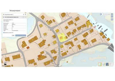 Situasjonsplan som viser eiendomsinformatjon og bygningsplassering i et nabolag.