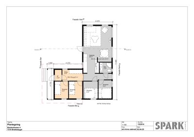 Etasjeplan (plantegning) som viser romfordeling, mål og funksjoner for en hytte.