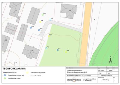 Situasjonsplan som viser forurensningstilstand (geokart) på en tomt med bygninger og vegger.