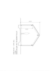 Snittegning av en utstillingsbrygg for båtmotorer med mål og detaljer.