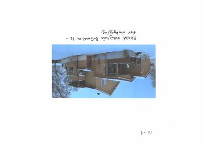 Fotografi av en eksisterende bolig med tekstbeskrivelse om at det er en eksisterende bolig for ombygging.