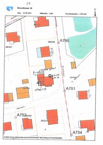 Situasjonsplan som viser tomtene, bygninger og veier i området rundt Bruvollveien 16.