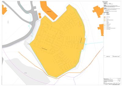 Situasjonsplan som viser tomtens grenser, bebyggelse, veier og infrastruktur.
