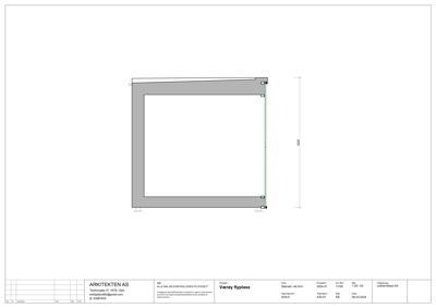 Snittegning som viser tverrsnittet av en bygning (eller struktur) med angitt dimensjoner og konstruksjonsdetaljer.