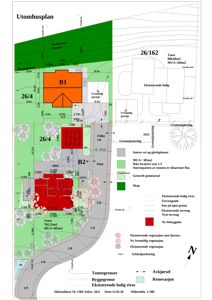 Situasjonsplan (tomteplan) som viser tomtsgrenser, bebyggelse, vegforhold og arealbruk.