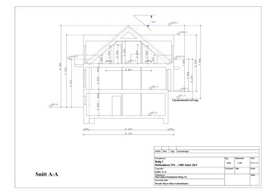 Snittegning (Snitt A-A) som viser tverrsnittet av en bygning med mål og høyder.