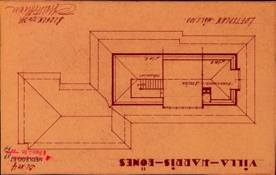 Etasjeplan (loftsplan) for Villa Harris-Bønes med romoppdeling og mål.