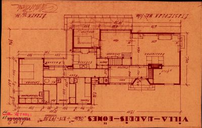 Etasjeplan for Villa Harris-Bönes, som viser romfordeling, dimensjoner og plassering av trapper og dører.