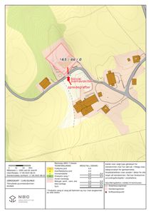 Situasjonsplan (gårdsplan) som viser eiendommen med arealbruksinndeling, bygninger, vegnett og topografi.