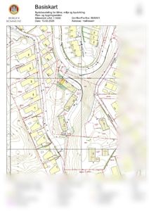 Basiskart (situasjonsplan) som viser eiendomsgrenser, bygninger, høydekurver og infrastruktur i et område.