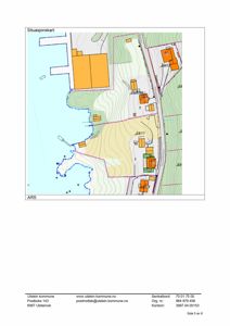 Situasjonskart som viser tomtens form, grenser, tilstøtende veg og bygninger.