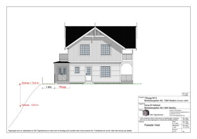 Fasadetegning av en bolig sett fra vest, med angitte mål og grenser.