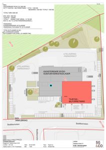 Situasjonsplan som viser eksisterende og nytt bygg, parkeringsarealer, veier og tomtegrenser.