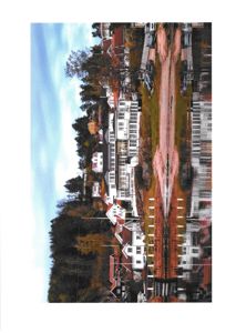 Fotografi av en rekke hus langs en vei, sett fra et høyere nivå (f.eks. bakken eller et annet hus).