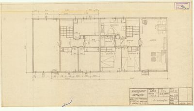 Etasjeplan (1. etasje) med romfordeling, dører, vinduer og mål.