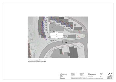 Situasjonsplan som viser tomtens beliggenhet, nabolag, veier og høydekurver.