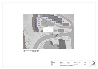 Situasjonsplan som viser tomtens beliggenhet, nabolag, veier og høydekurver.