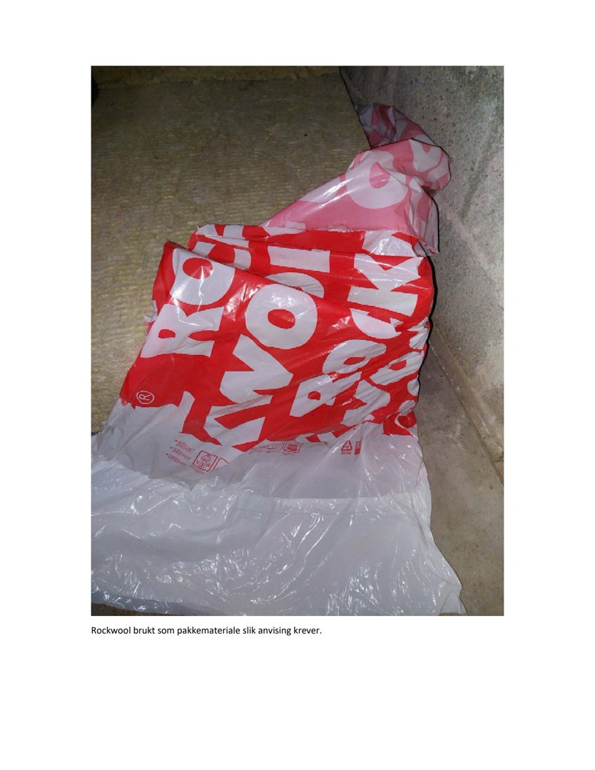 Fotografi av en pakke Rockwool isolasjon som ligger på gulv.