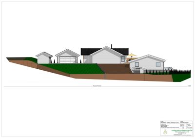 Fasadetegning som viser bygningens utseende fra siden, inkludert takform, vinduer og terrengforhold.