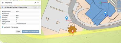 Kartutsnitt fra eiendomsinformasjonssystemet (Kommuneplan) som viser eiendomsgrenser, bygninger og eiendomsnummer.