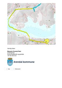 Et kart som viser et område med vann, land og en markert rute (gult).