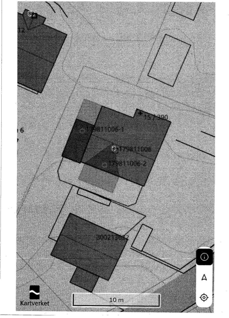 Flyfoto eller ortofoto fra Kartverket som viser tomt, bygninger og omgivelser med målestokk.