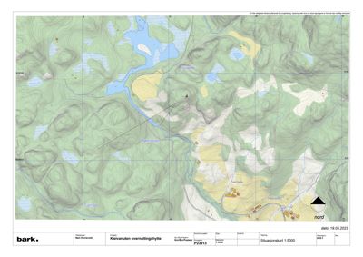 Situasjonskart som viser topografi, vannmasser, vegnett og bygningsplasseringer i området.
