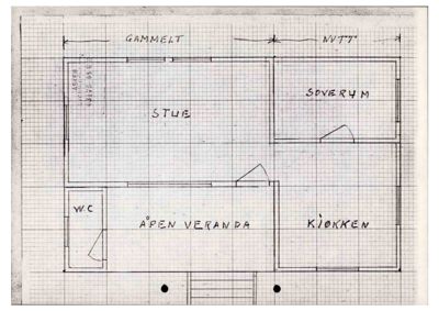 Etasjeplan som viser romfordeling med stue, soverom, kjøkken og veranda.