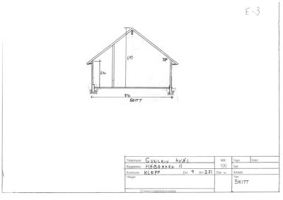 Snittegning av en bygning som viser høyder og takform