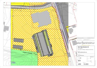 Situasjonsplan (tomteplan) som viser bygningers plassering på eiendommen, arealbruk (gult og grønt), og omgivelsene.