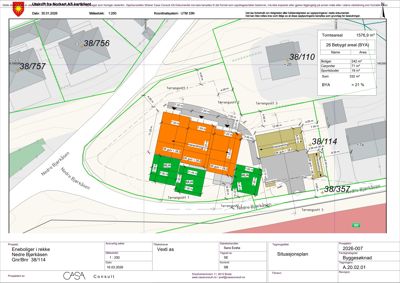 Situasjonsplan som viser tomtens plassering (38/114), nabotomter, terrengsnitt, bygningers plassering og arealoppdeling.