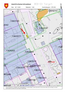 Kartutsnitt (situasjonsplan) som viser eiendomsgrenser, vegnett og eiendomsnummer i området Torget.