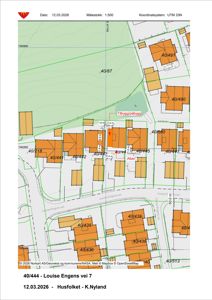 Situasjonsplan som viser eiendomsnummer, bygningers plassering, vegnett og topografi for området rundt Louise Engens vei 7.