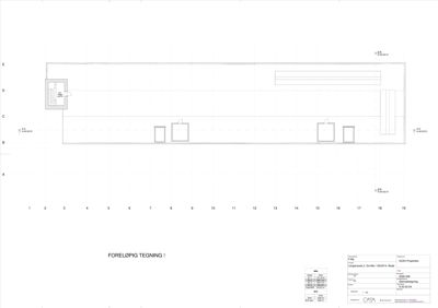 Etasjeplan (etasjeplan 1) som viser romfordeling, veggposisjon og inngangsplassering for en bygning.
